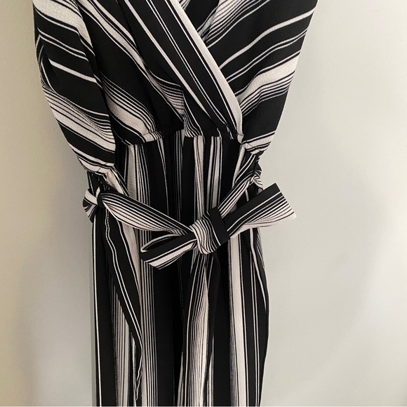 NWT Ardene Black and White Jumpsuit (medium) - Picture 3 of 6